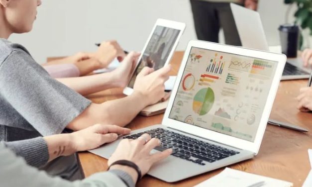 Ragam Kehidupan Masyarakat Modern Di Era Digital