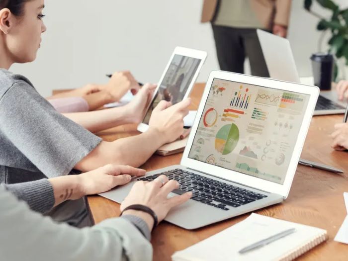 Ragam Kehidupan Masyarakat Modern Di Era Digital