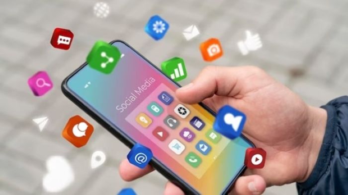 Evolusi Media News Di Era Internet Dan Media Sosial
