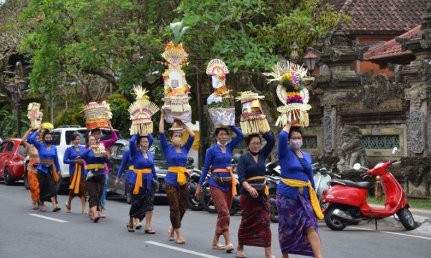 Tradisi Unik Di Berbagai Daerah Indonesia