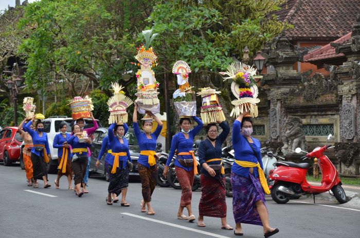 Tradisi Unik Di Berbagai Daerah Indonesia